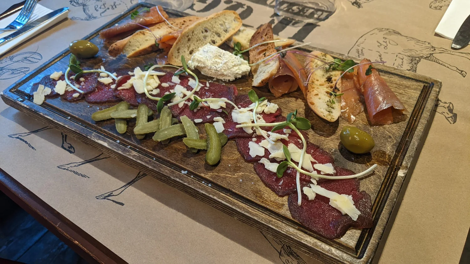 Planche de charcuteries et fromages du Q.G.